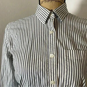 Banana Republic Blue and White Pin Stripe Button Down Collar Shirt Women’s XS